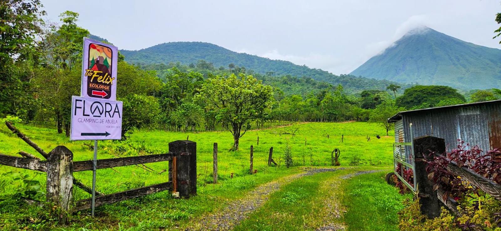 Flora Glamping De Abuela Villa La Fortuna Bagian luar foto