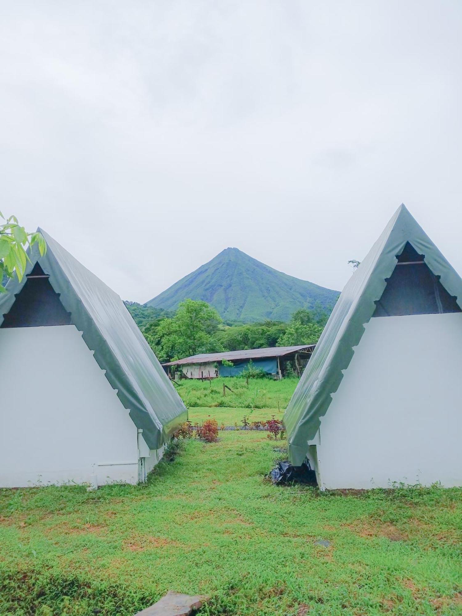 Flora Glamping De Abuela Villa La Fortuna Bagian luar foto