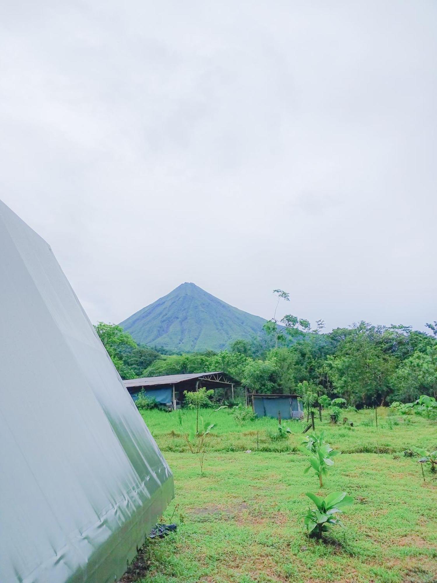 Flora Glamping De Abuela Villa La Fortuna Bagian luar foto