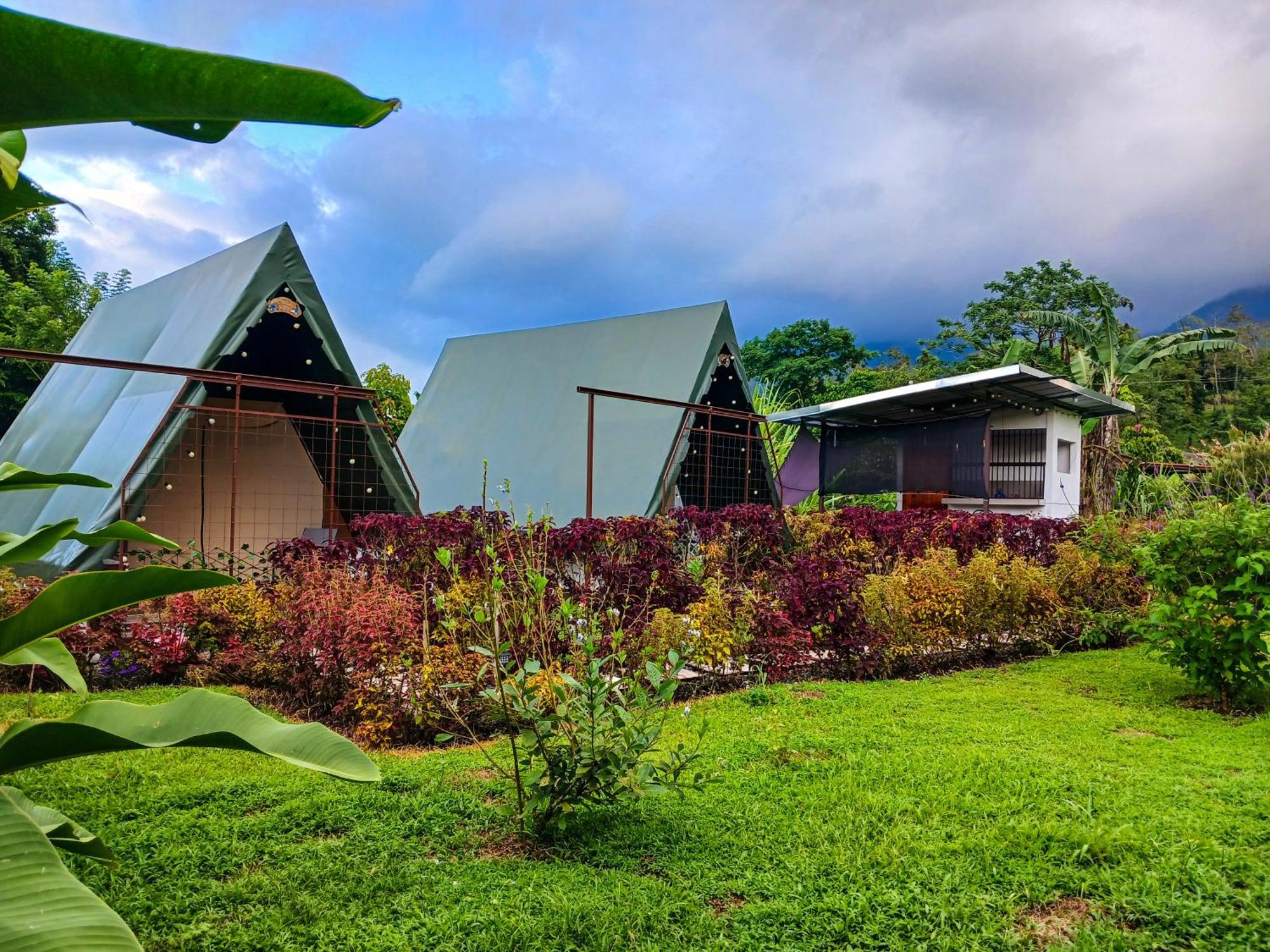 Flora Glamping De Abuela Villa La Fortuna Bagian luar foto