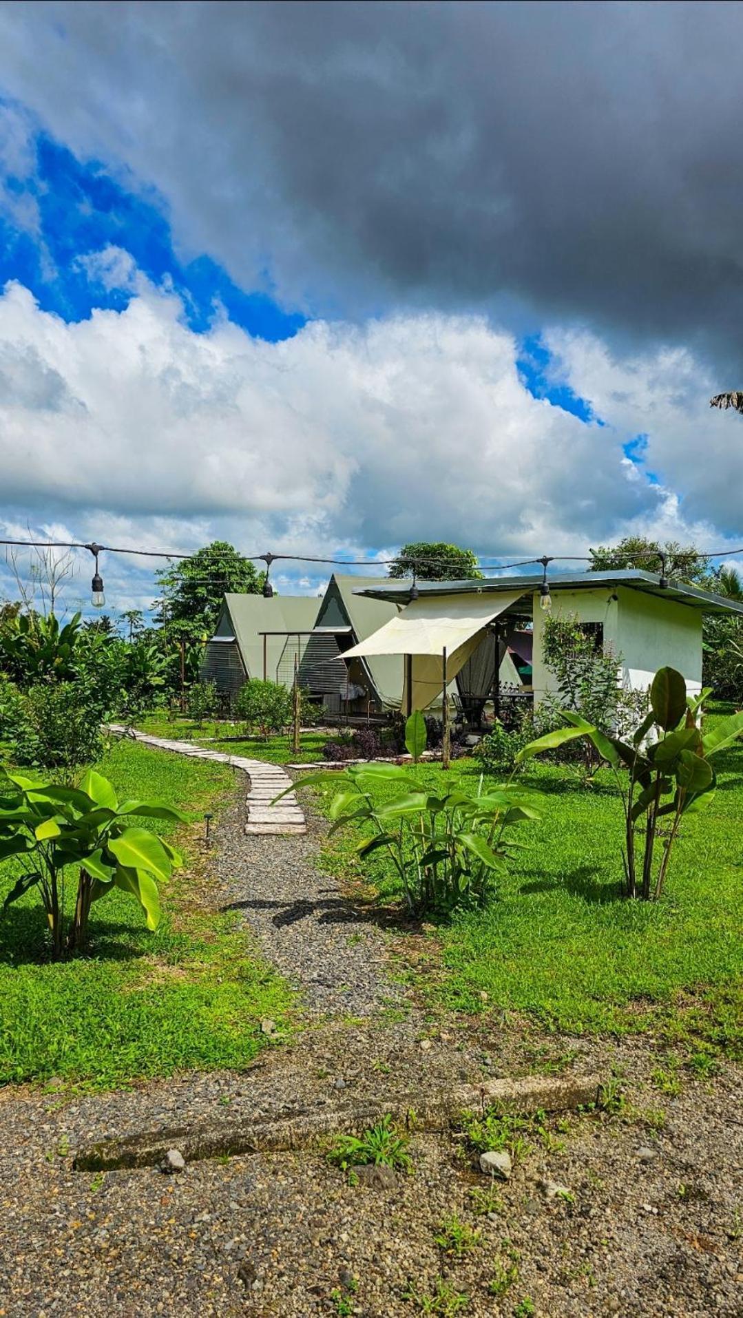 Flora Glamping De Abuela Villa La Fortuna Bagian luar foto