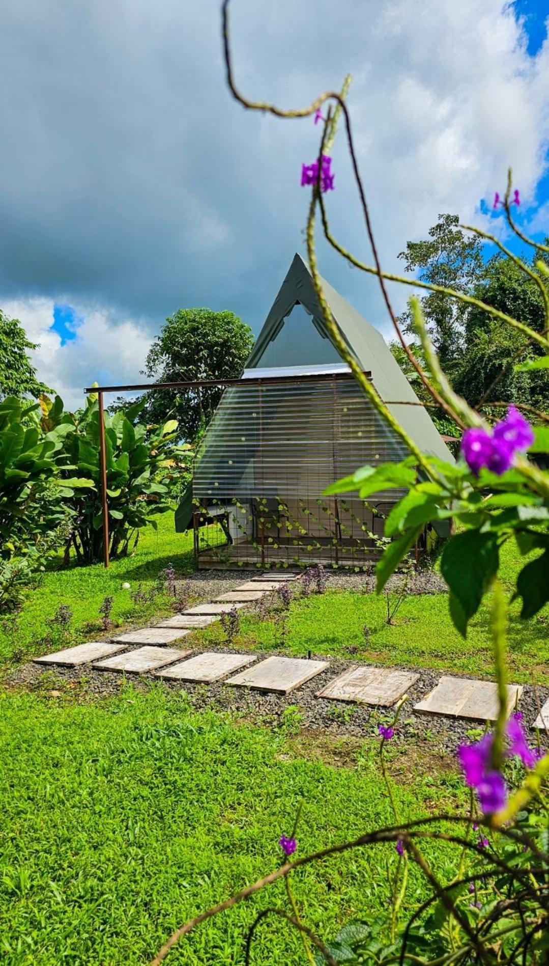 Flora Glamping De Abuela Villa La Fortuna Bagian luar foto